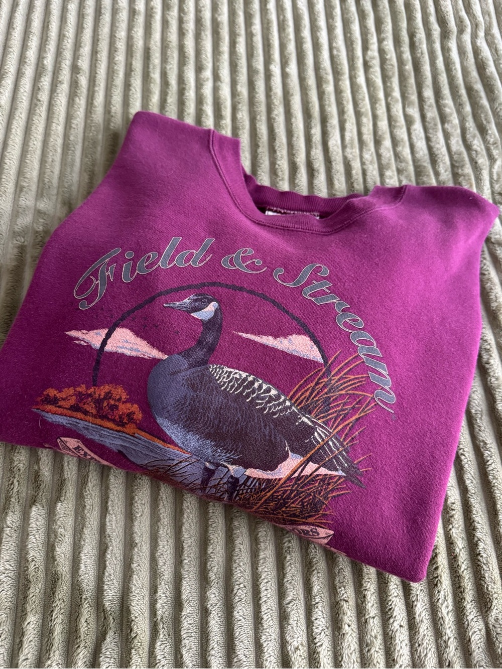 Vintage Field & Stream Burgandy Goose Graphic Crewneck Sweatshirt